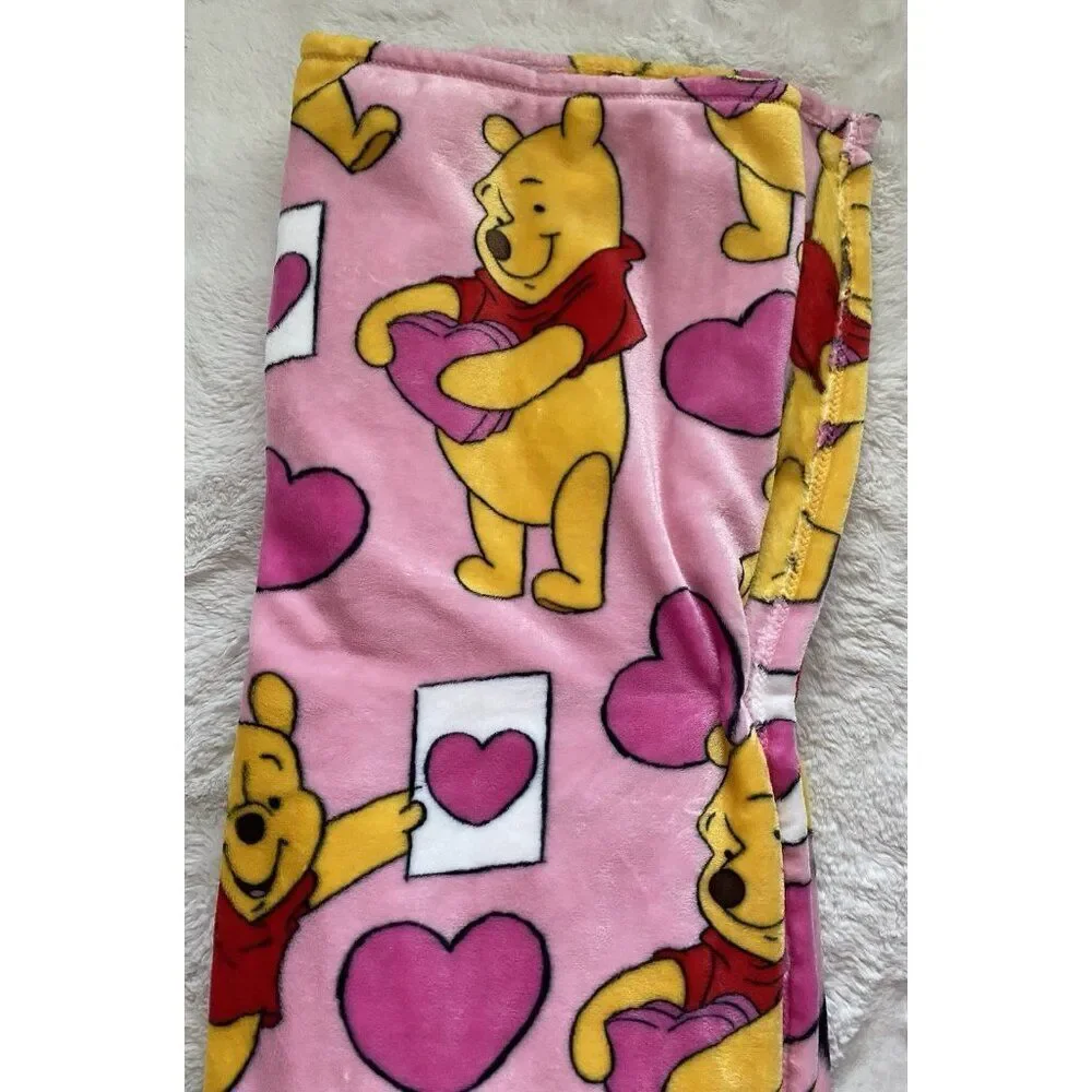 Disney Winnie The Pooh Hugging Hearts Valentines Blanket Soft Throw 50 X 70” NEW